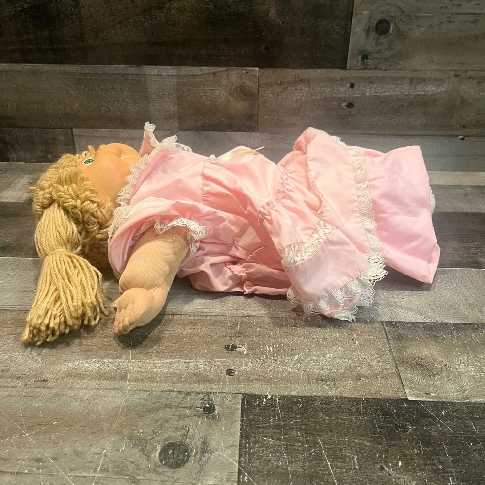 Vintage 1985 Cabbage Patch Kids Doll Blonde Yarn Hair Green Eyes Pink Lace Dress